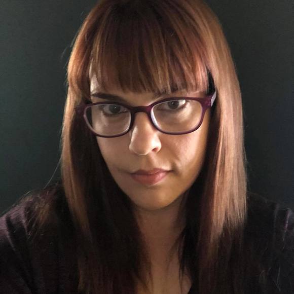 Meet your Posher, Julie - Picture 1 of 1